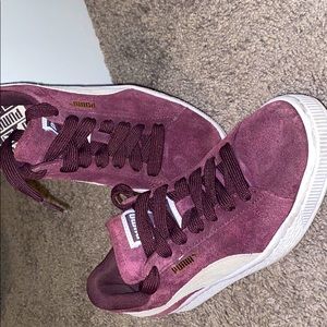 Puma Suede Classic women’s Sneaker in Cabernet Red